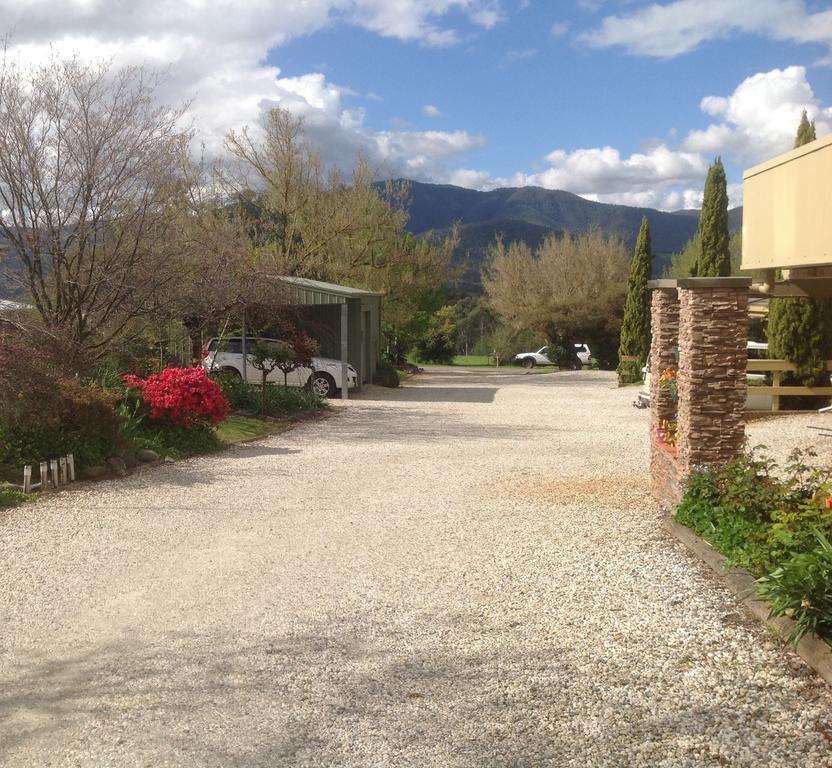 Bogong Moth Motel Mount Beauty Exteriör bild