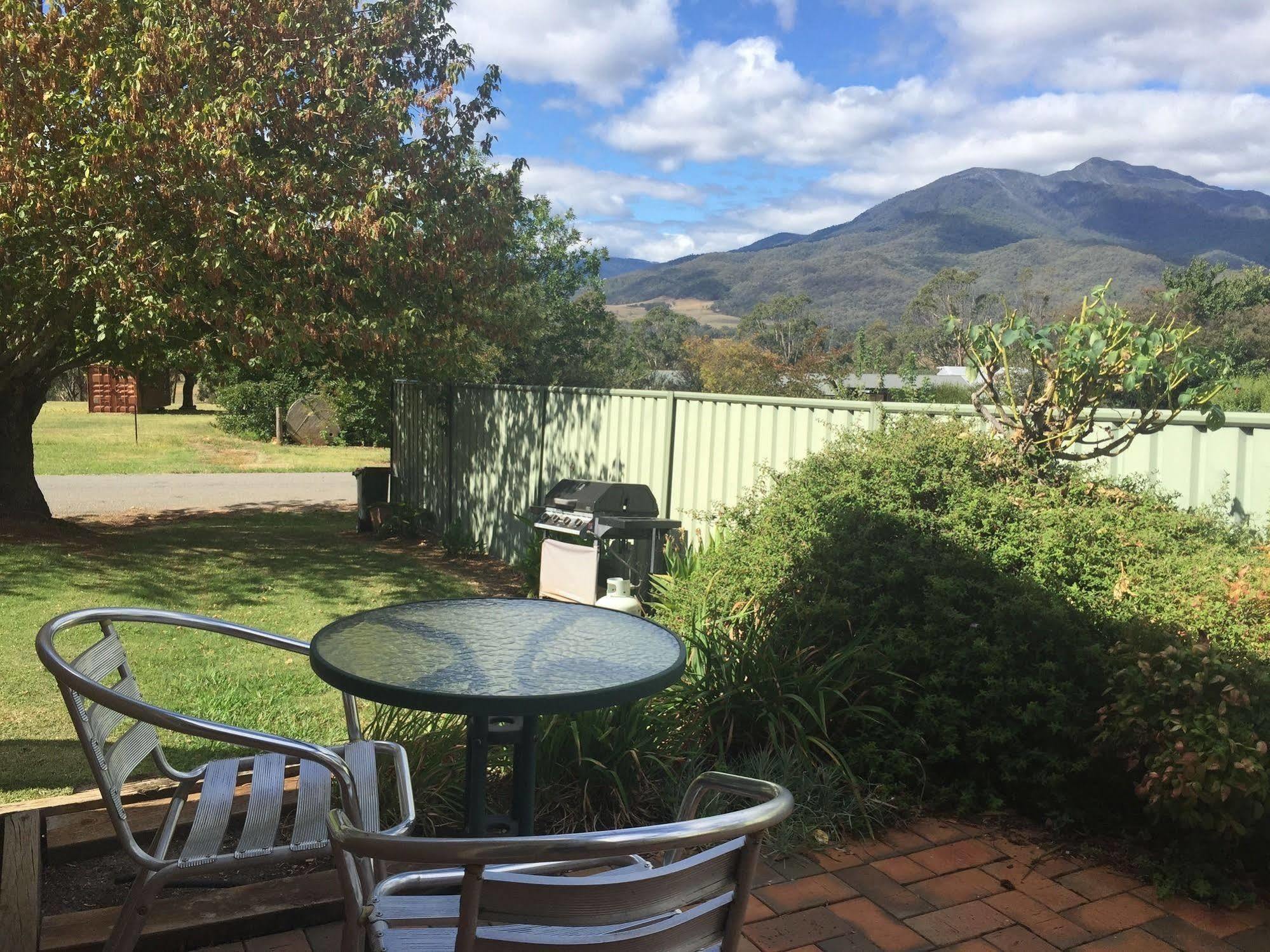 Bogong Moth Motel Mount Beauty Exteriör bild